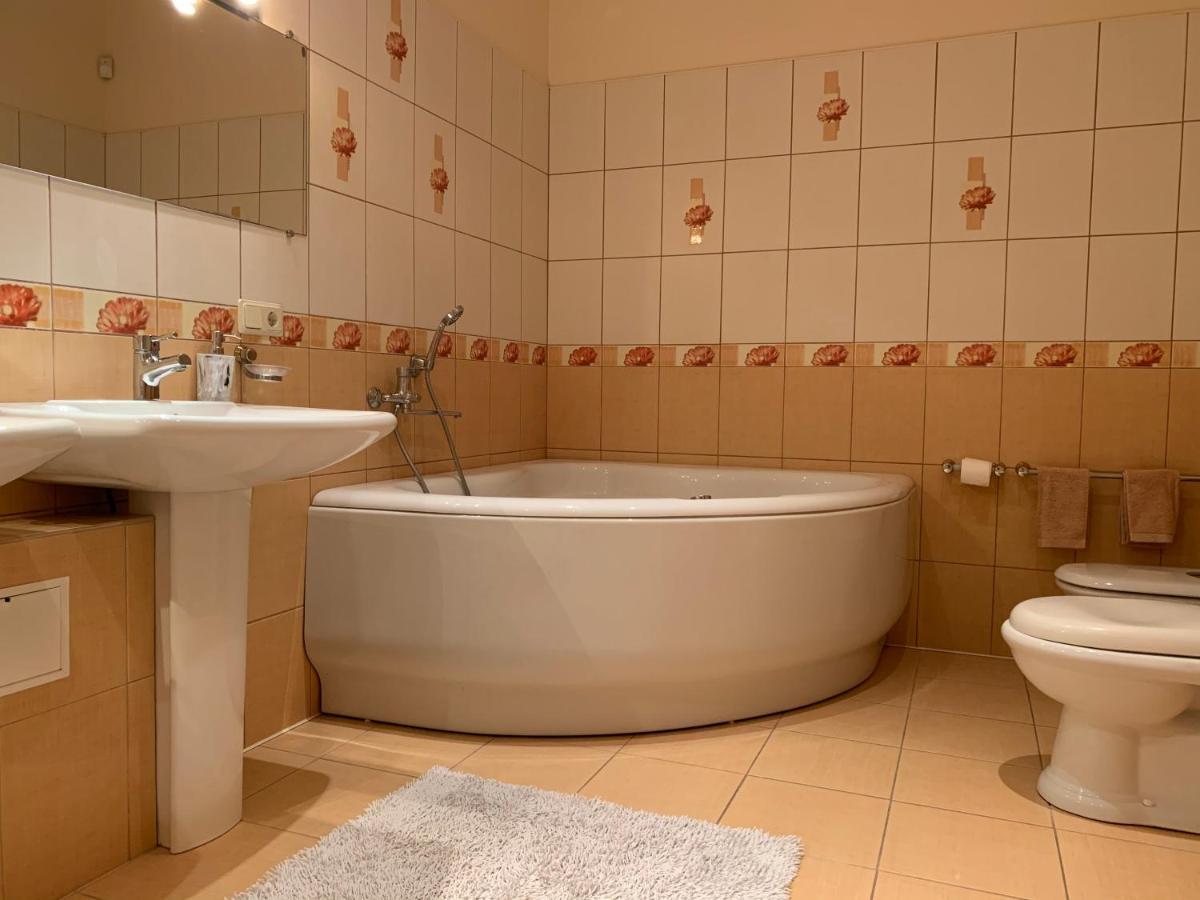 Vila"Anna" Apartment พาลังกา ภายนอก รูปภาพ