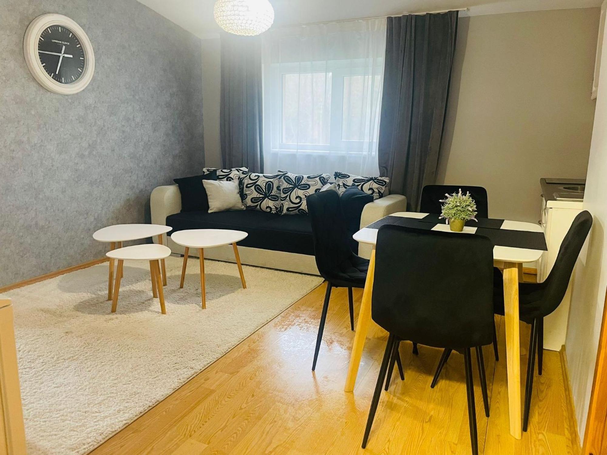 Vila"Anna" Apartment พาลังกา ภายนอก รูปภาพ